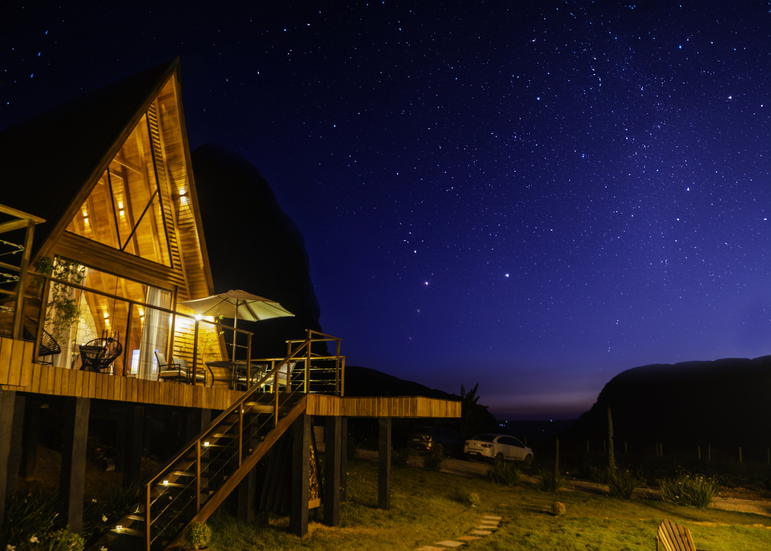 Interior aconchegante da cabana